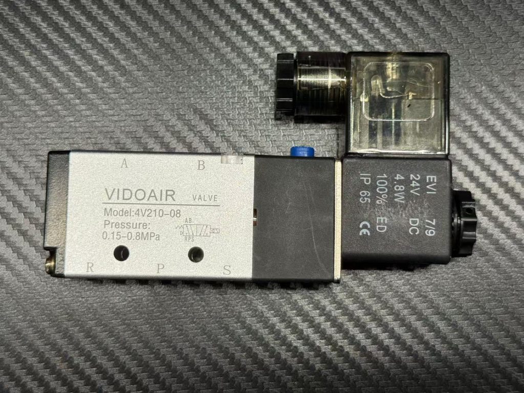 4V 210-08 Solenoid